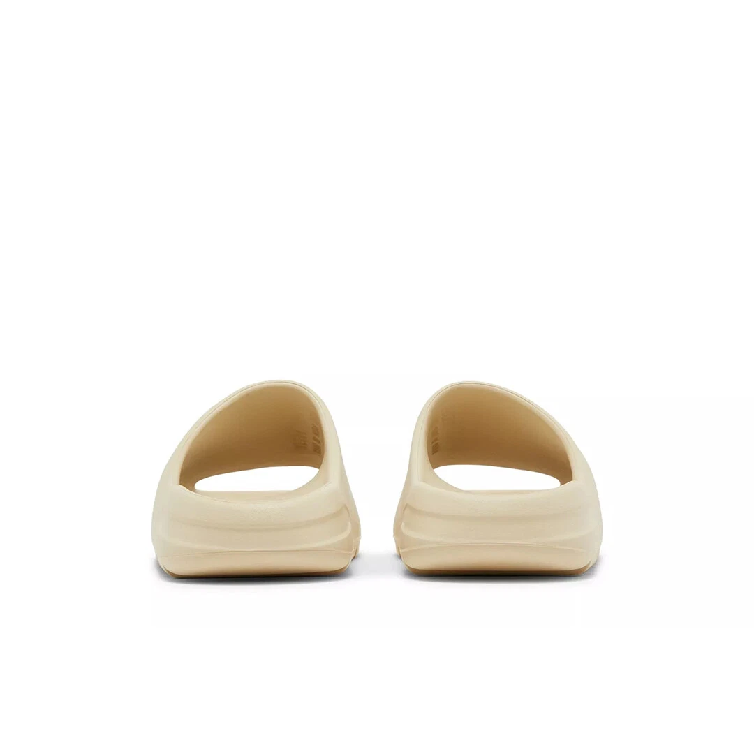 Yeezy Slides - Onyx/Bone/Salt